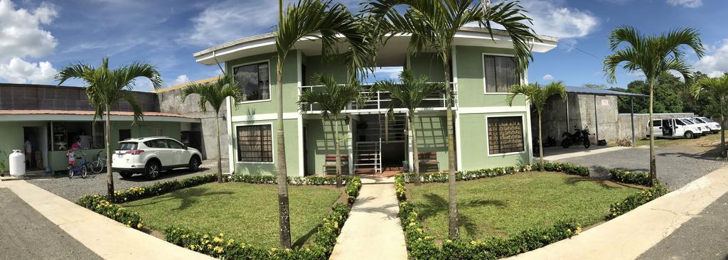 La Fortuna Backpackers Resort Exterior photo