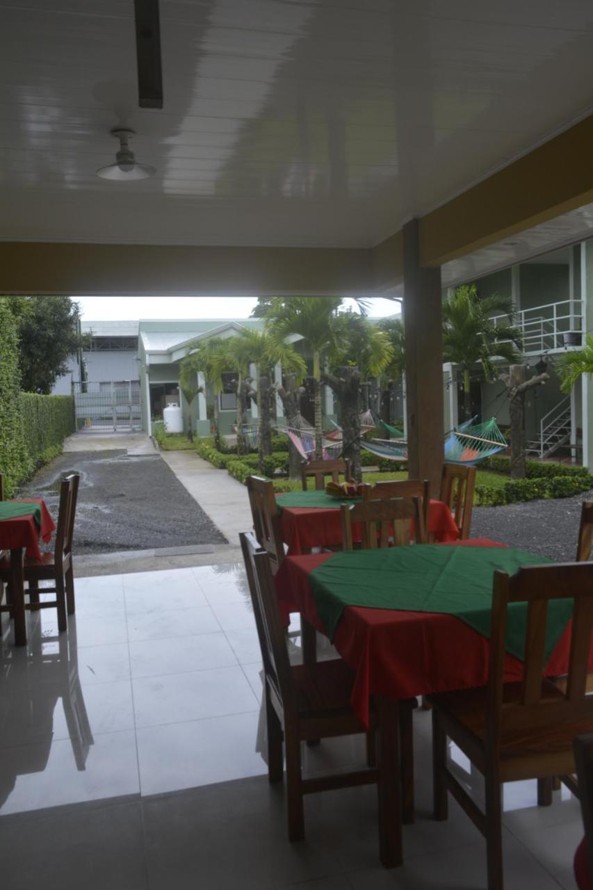 La Fortuna Backpackers Resort Exterior photo